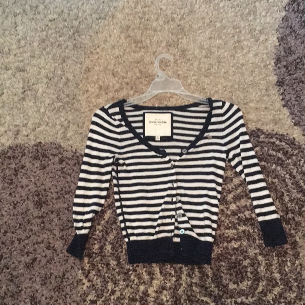 Abercrombie sweater size medium